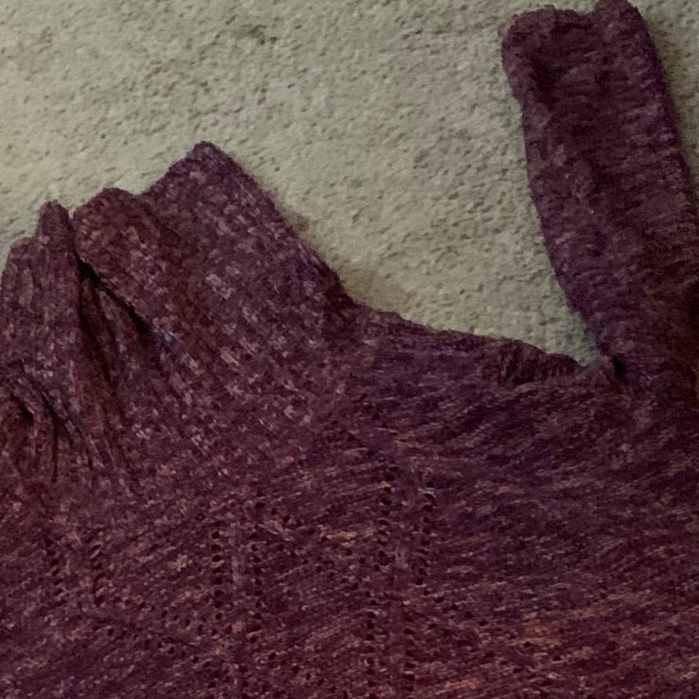 Size 2x sweater Gloria Vanderbilt magenta good condition